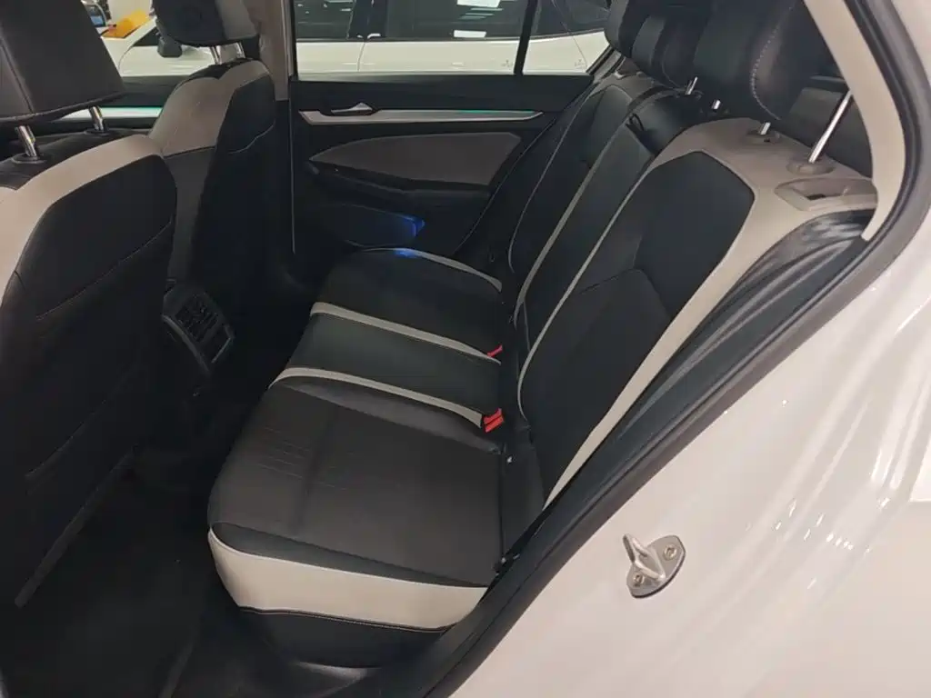 Volkswagen Golf — миниатюра 17