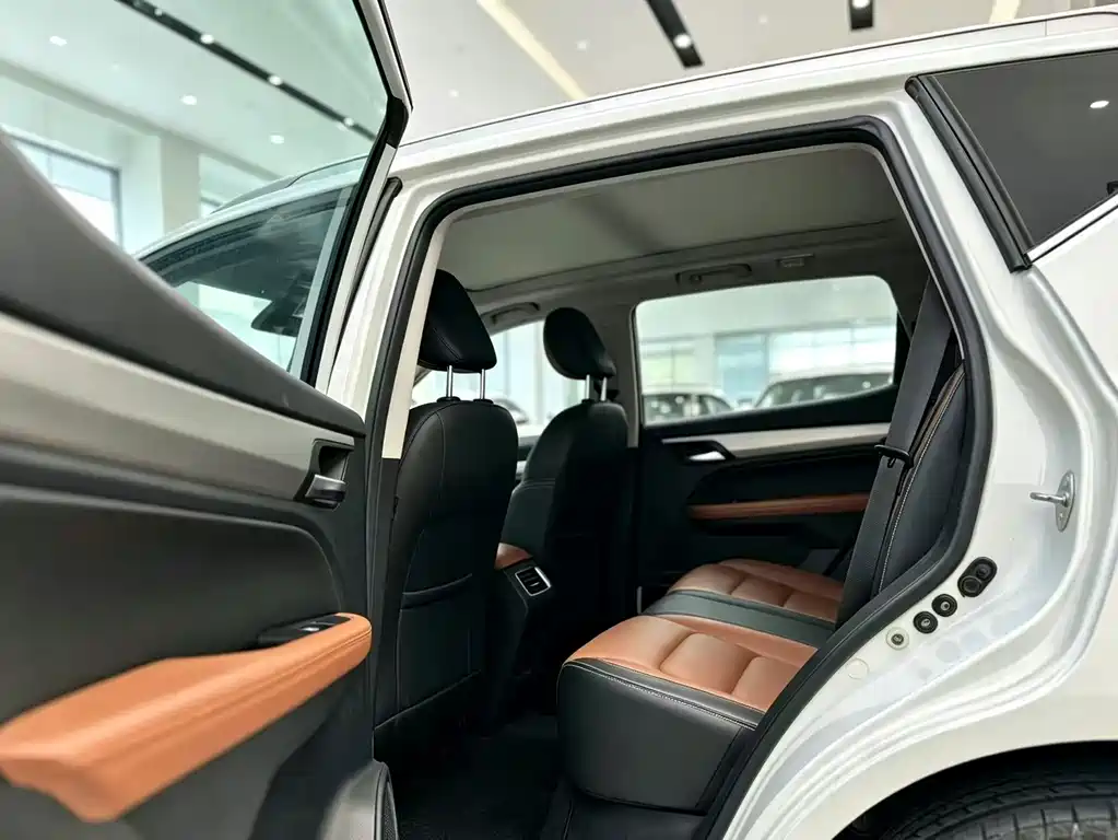 Geely Vision X6 — миниатюра 6