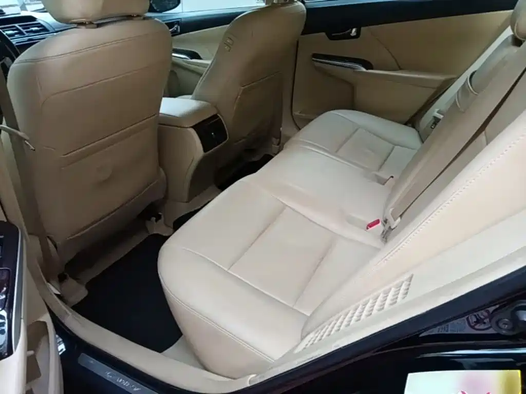 Toyota Camry — миниатюра 17