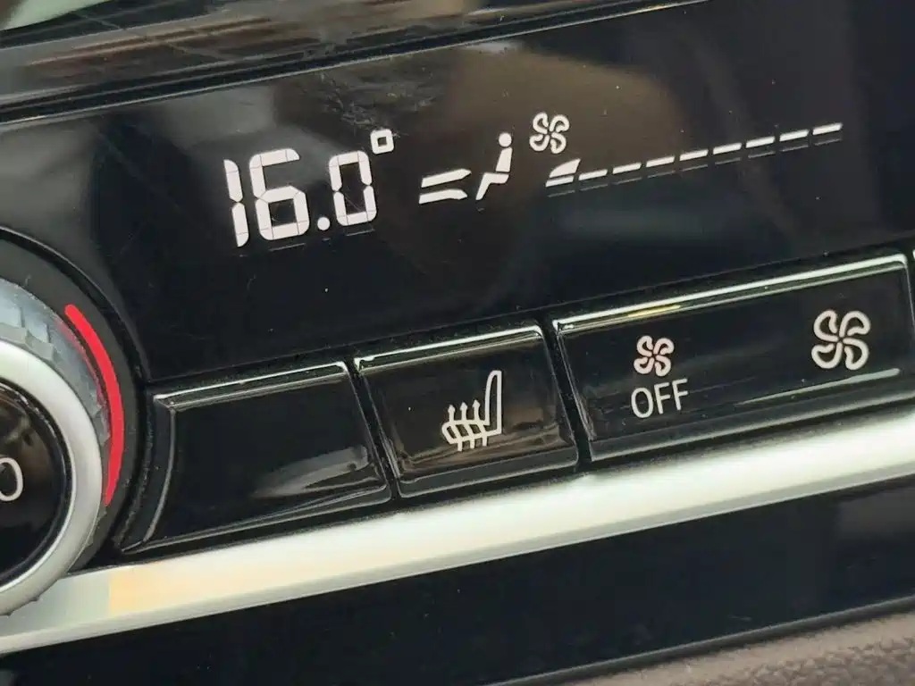 BMW 5 Series — миниатюра 15