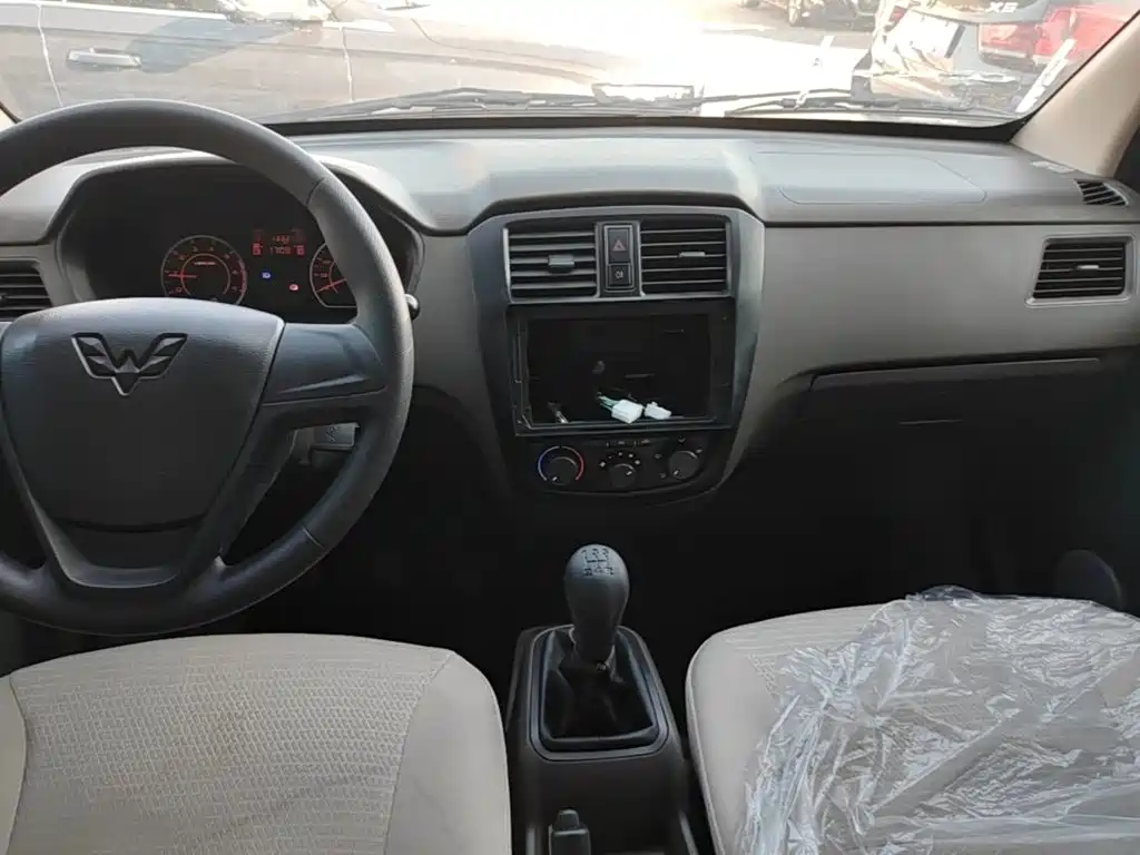 Wuling Rongguang S — миниатюра 14
