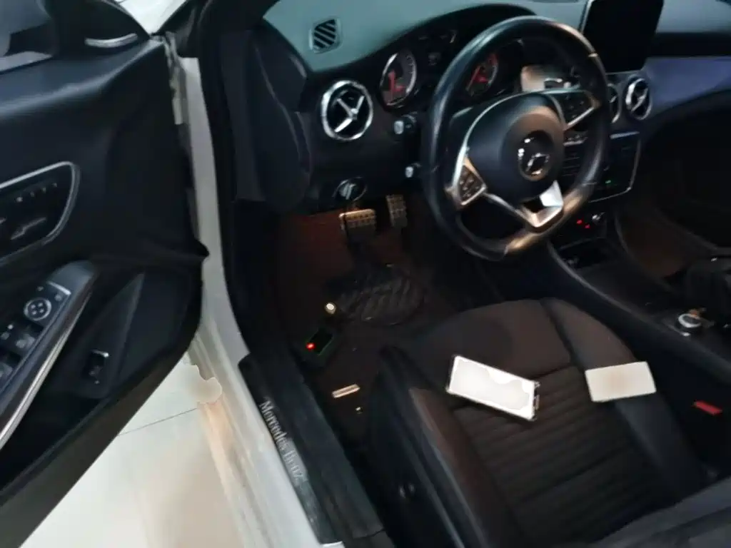 Mercedes-Benz CLA (Import) — миниатюра 23