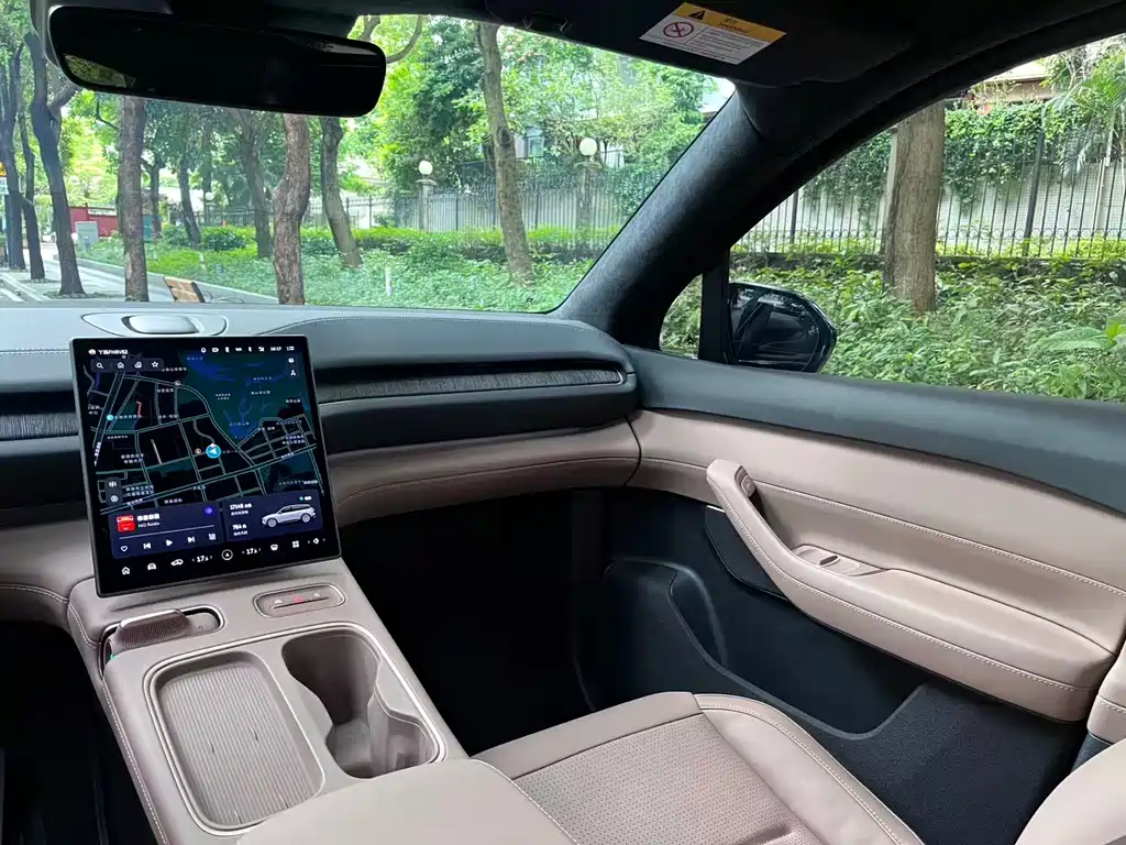 NIO ES6 — миниатюра 12
