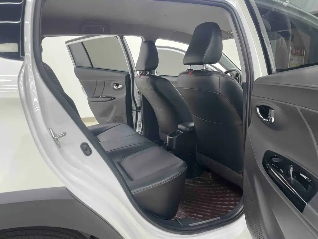 Toyota Yaris L — миниатюра 14