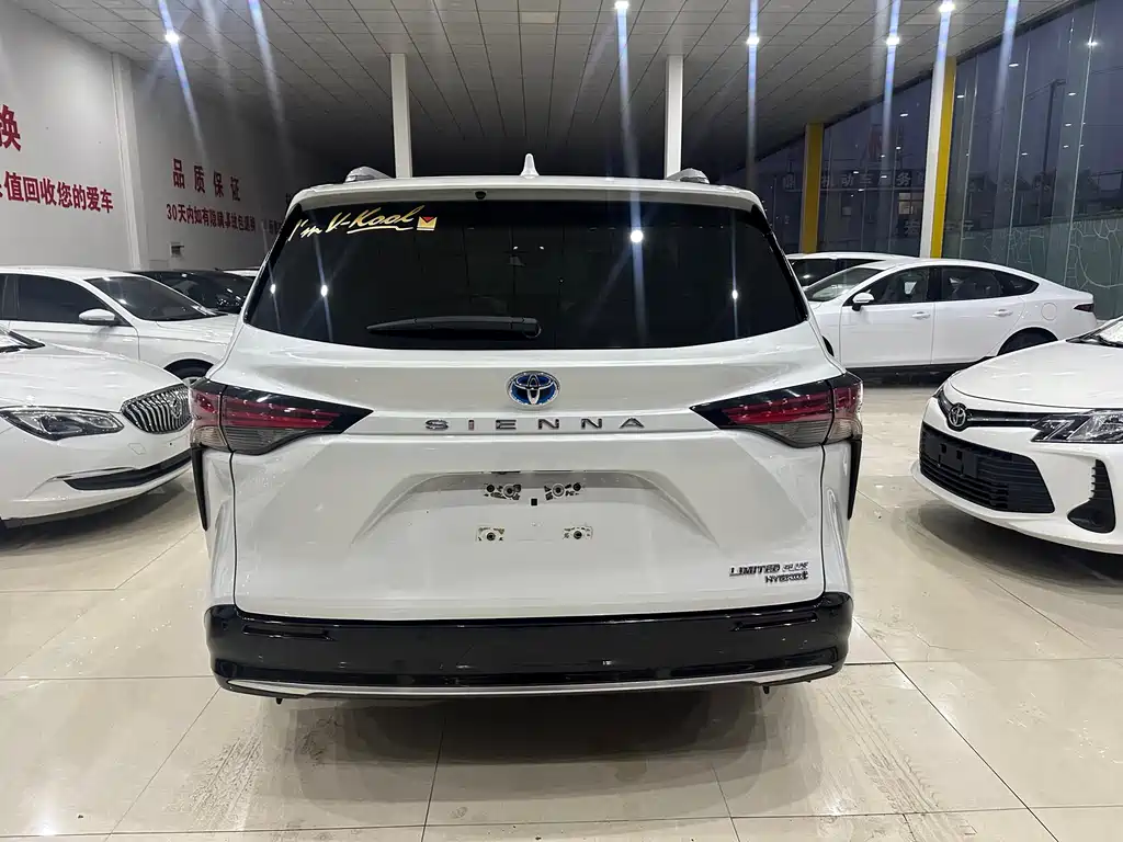 TOYOTA SIENNA