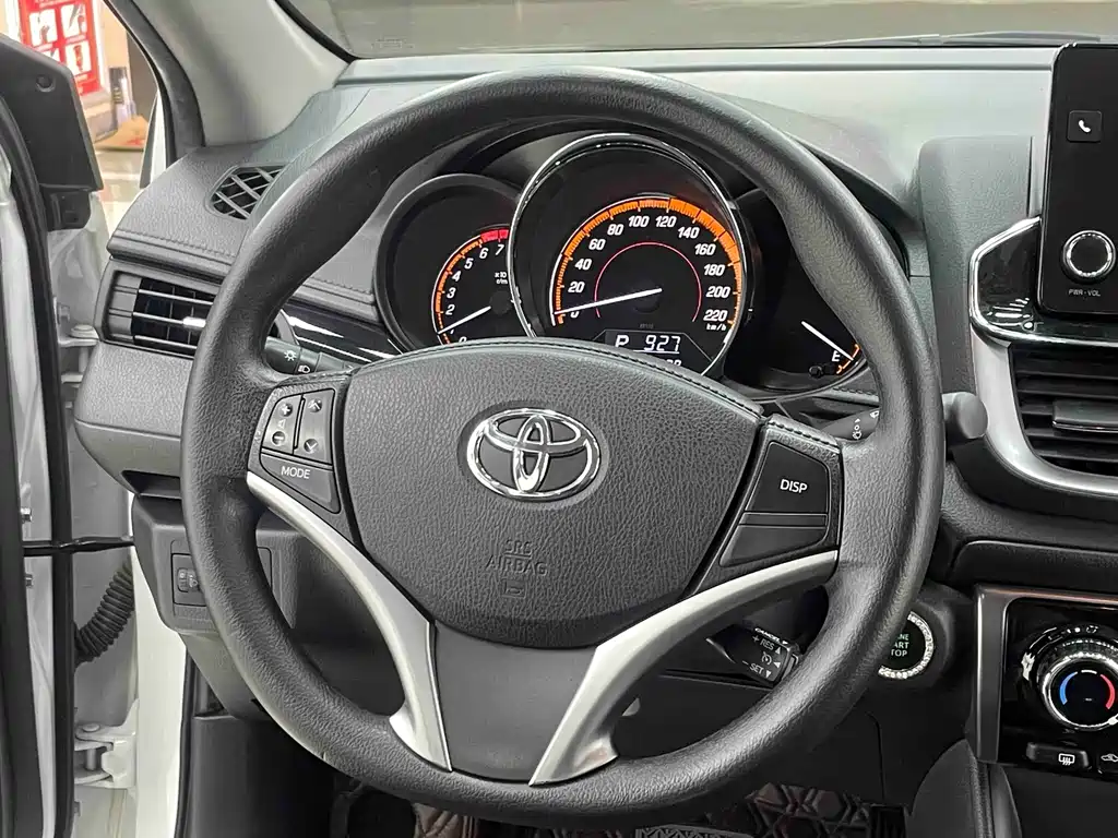 Toyota Yaris L — миниатюра 15