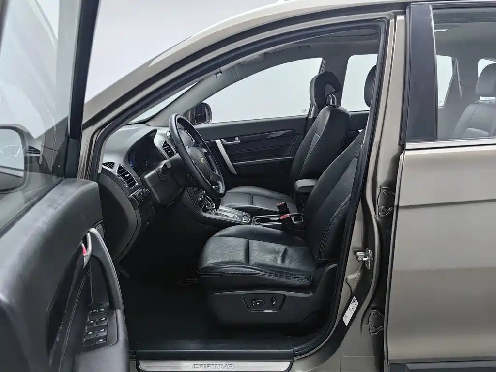 Chevrolet Captiva — миниатюра 10