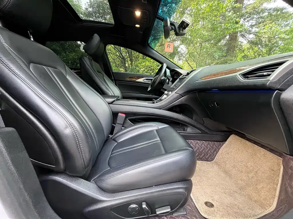 Lincoln MKZ — миниатюра 7