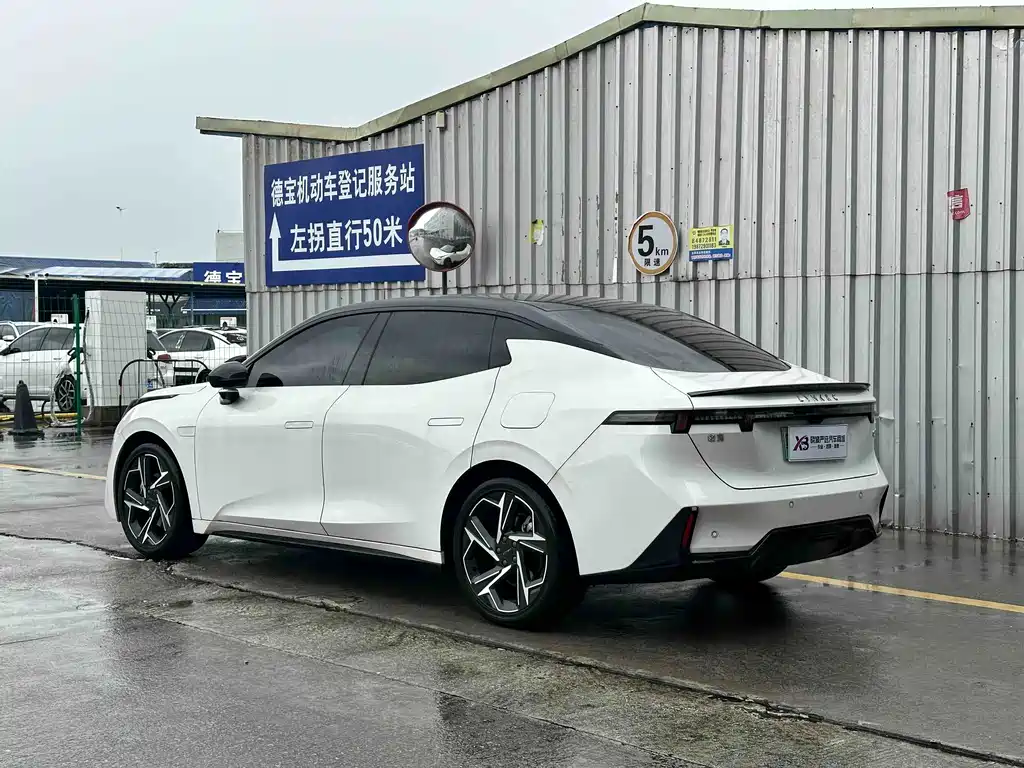 Lynk & Co 07 EM-P — миниатюра 4