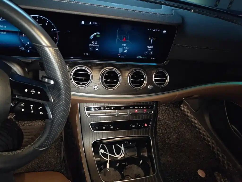Mercedes-Benz E-Class — миниатюра 6