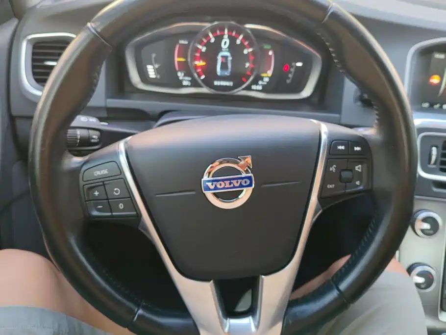 Volvo S60 PHEV — миниатюра 15