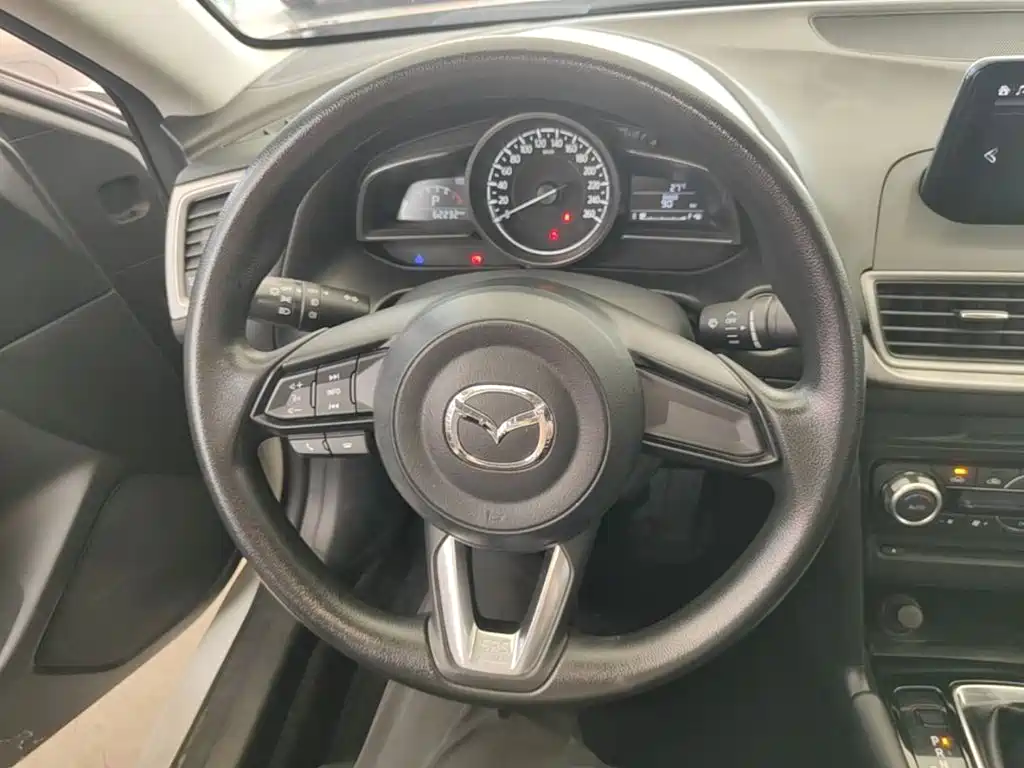 Mazda 3 Axela — миниатюра 11