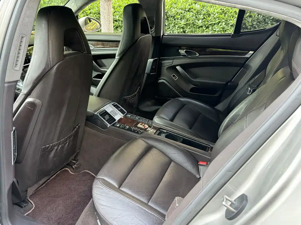 Porsche Panamera 2010 Panamera Turbo 4.8T