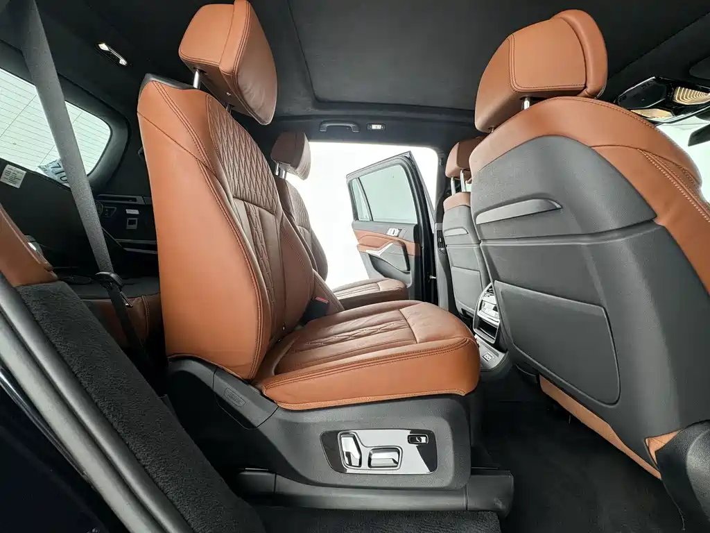 BMW X7 — миниатюра 14