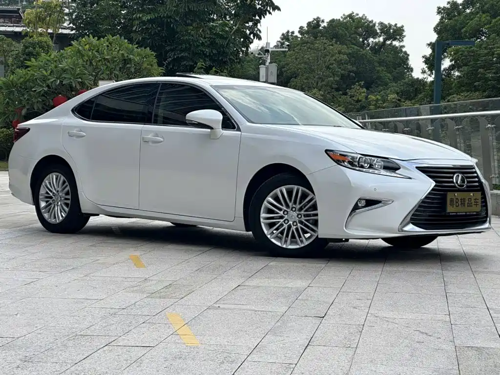 Lexus ES — миниатюра 4