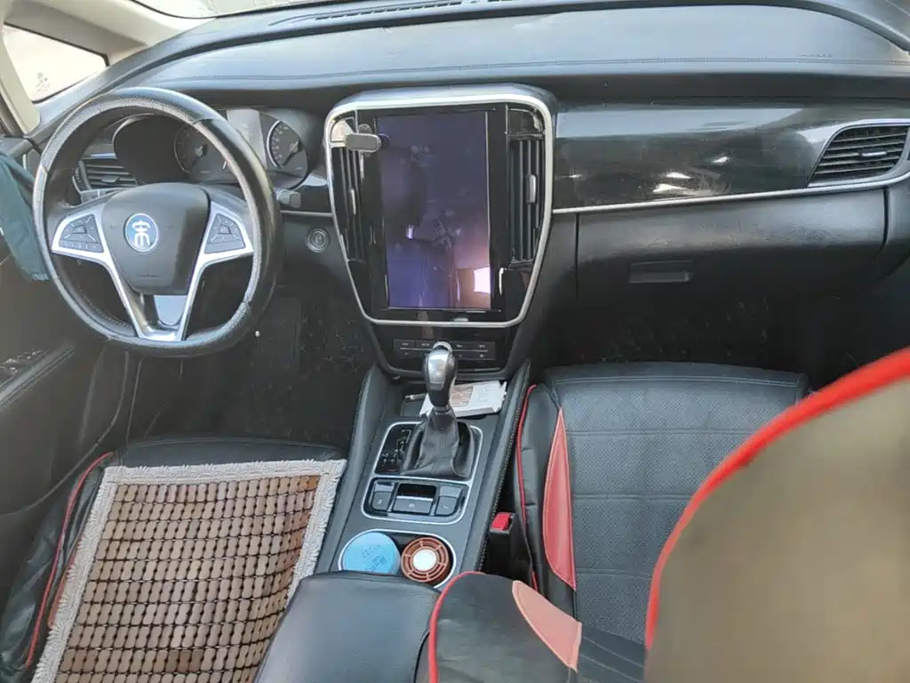 BYD MAX — миниатюра 10