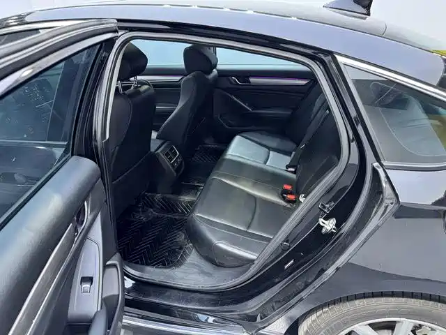 Honda Accord — миниатюра 18