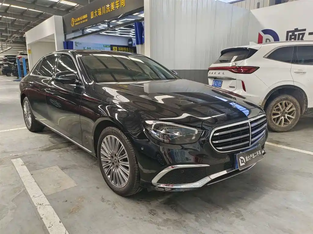 Mercedes-Benz E-Class — миниатюра 3