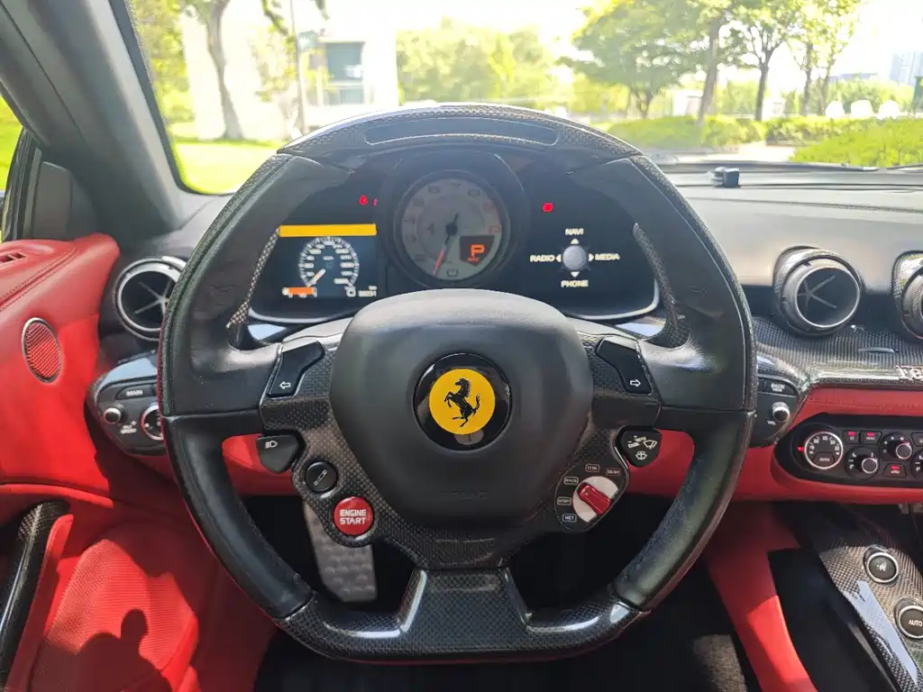 Ferrari F12berlinetta — миниатюра 7