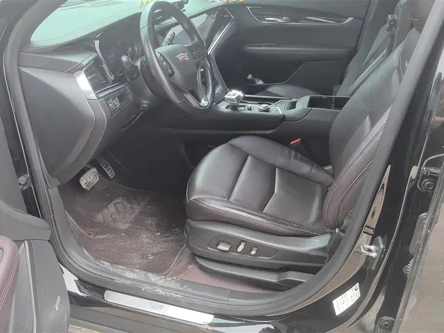 Cadillac XT6 2022 2.0T мест Luxury