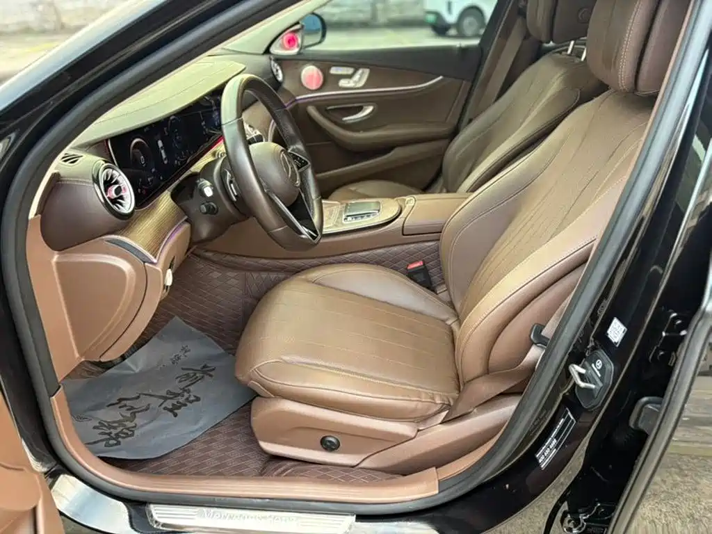 Mercedes-Benz E-Class — миниатюра 7