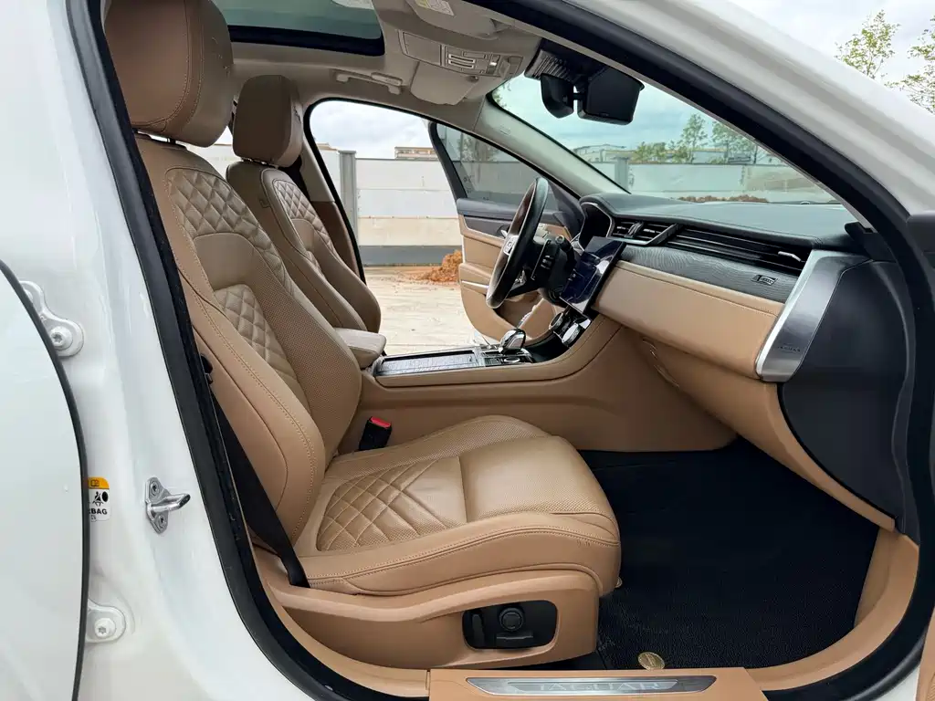 Jaguar XFL — миниатюра 11