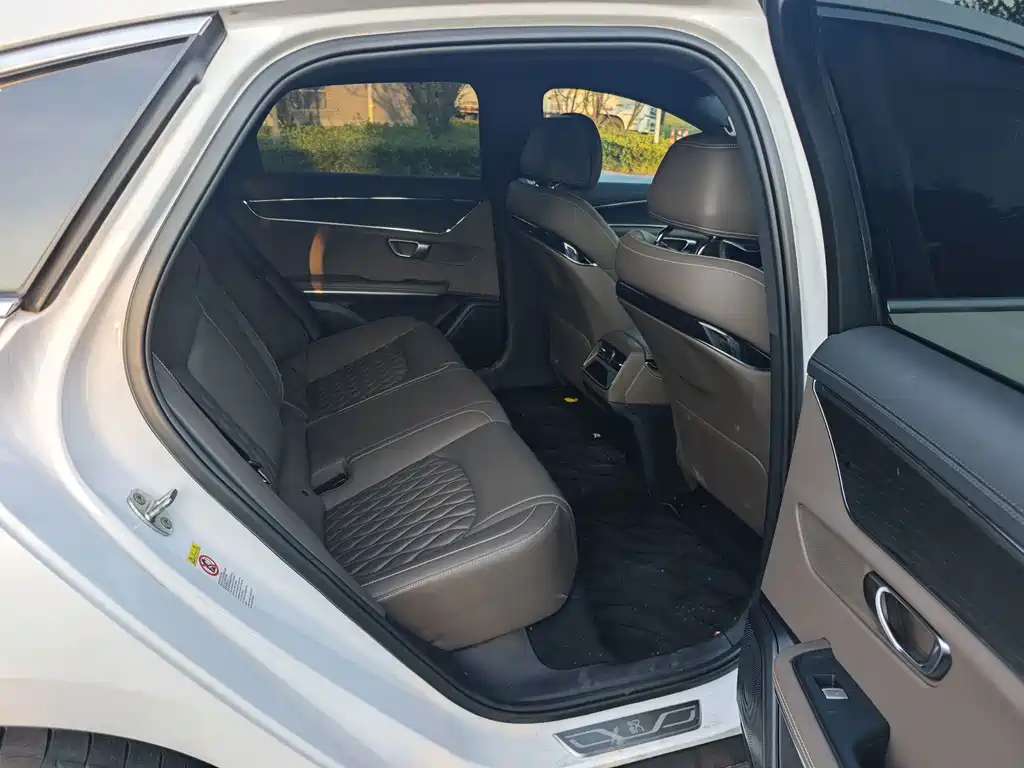 BYD Han — миниатюра 10