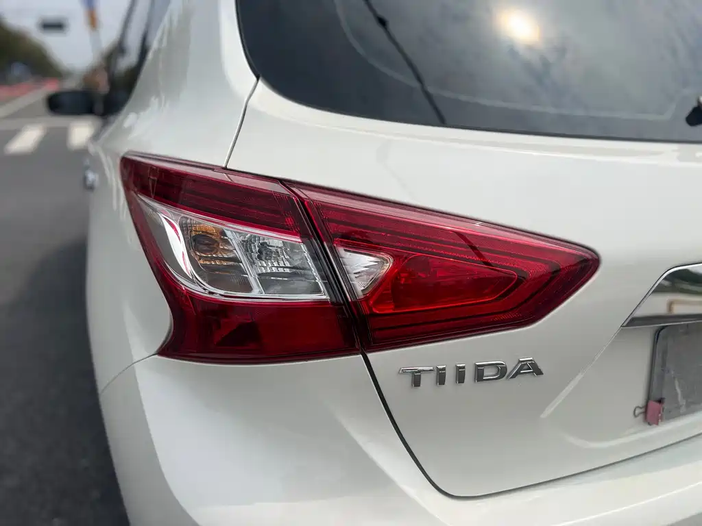 Nissan Tiida — миниатюра 8
