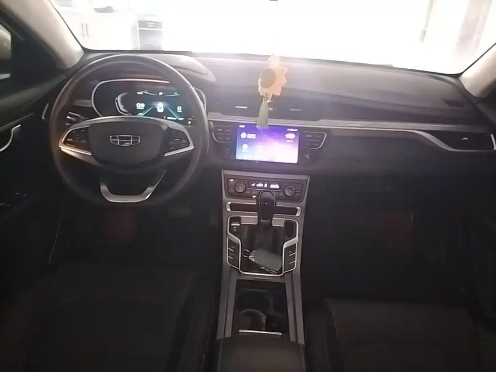Geely Emgrand — миниатюра 10