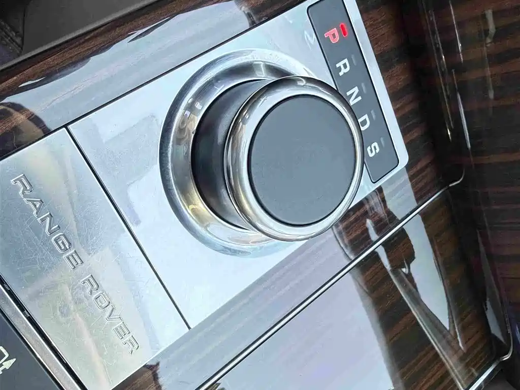 Land Rover Range Rover — миниатюра 9