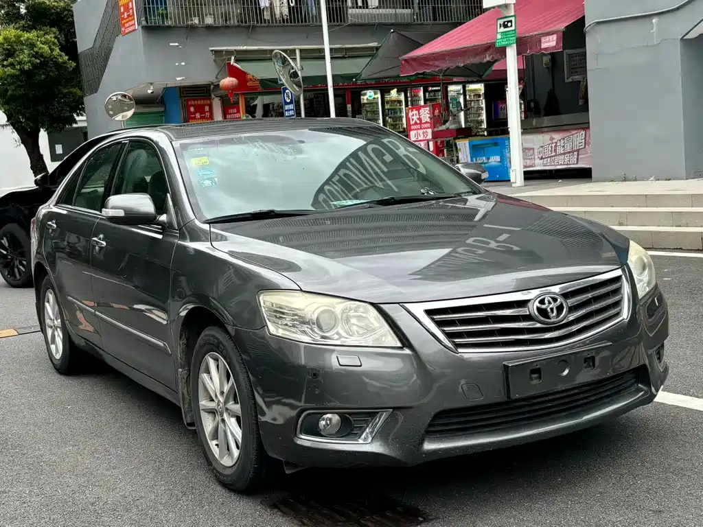 Toyota Camry — миниатюра 2