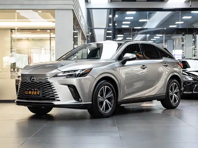 Lexus RX — фото 1