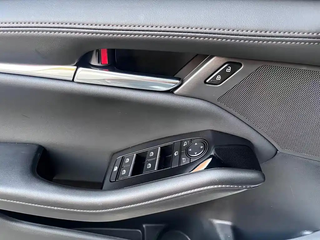 Mazda 3 Axela — миниатюра 8