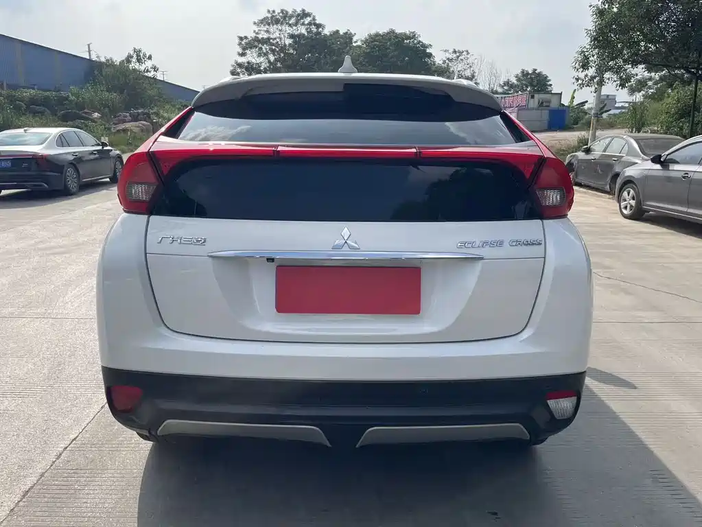 Mitsubishi Eclipse Cross — миниатюра 8