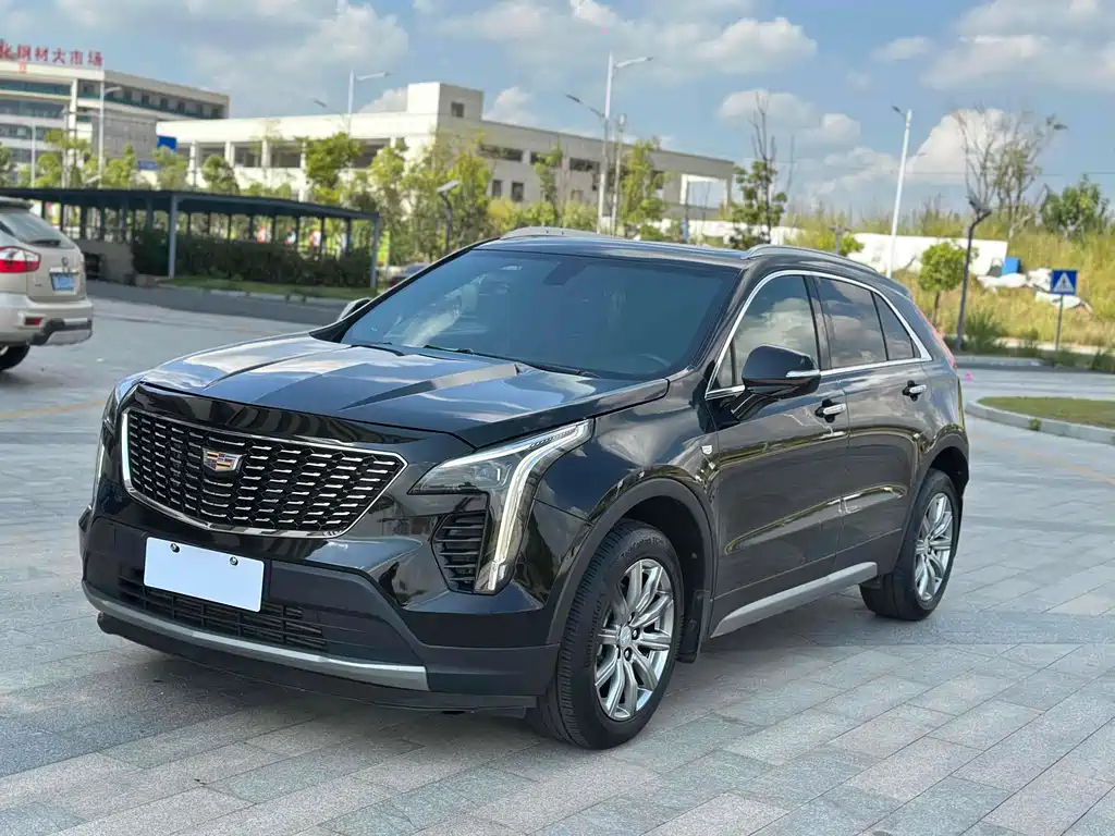 CADILLAC XT4