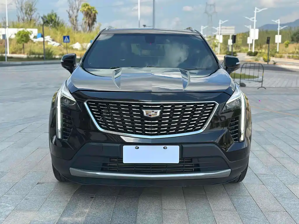 CADILLAC XT4