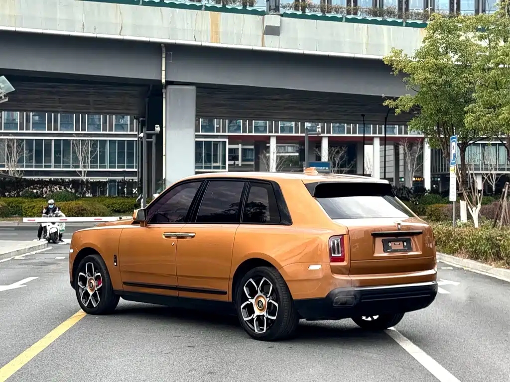 Rolls-Royce Cullinan — миниатюра 7