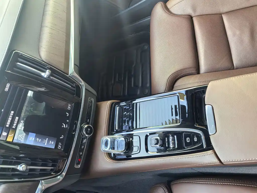 Volvo S90 PHEV — миниатюра 6