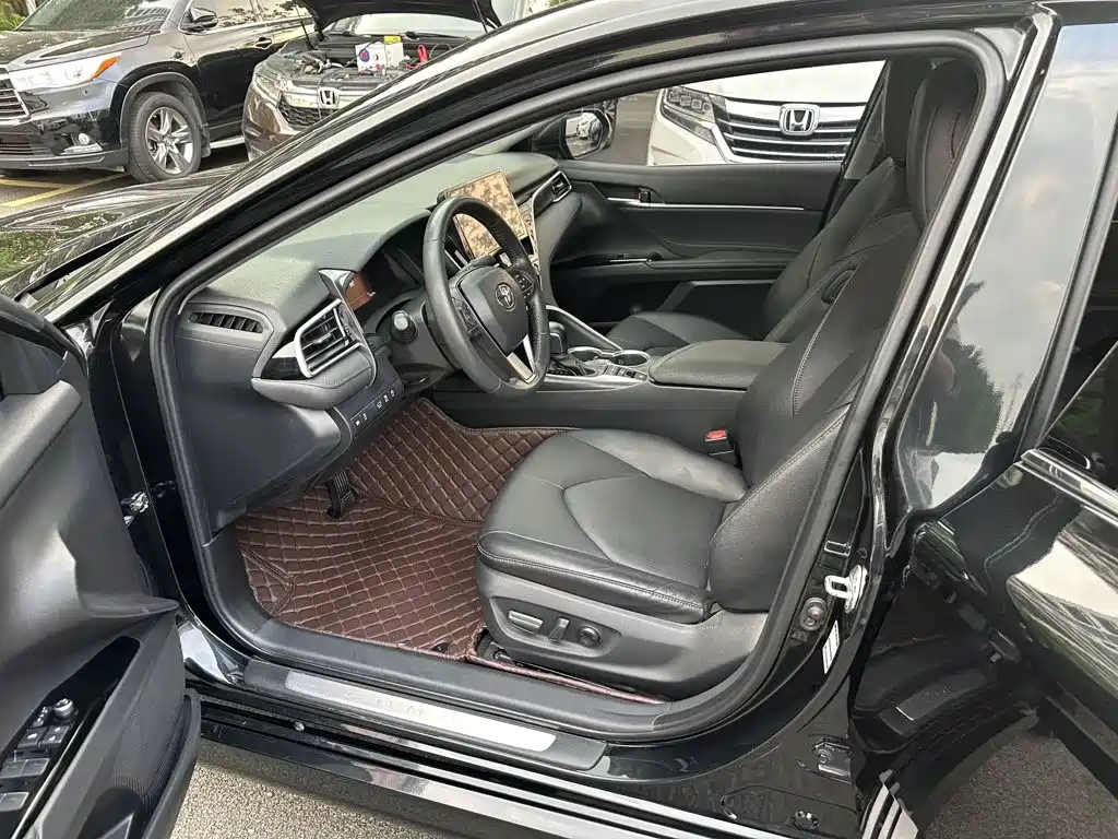 Toyota Camry — миниатюра 7