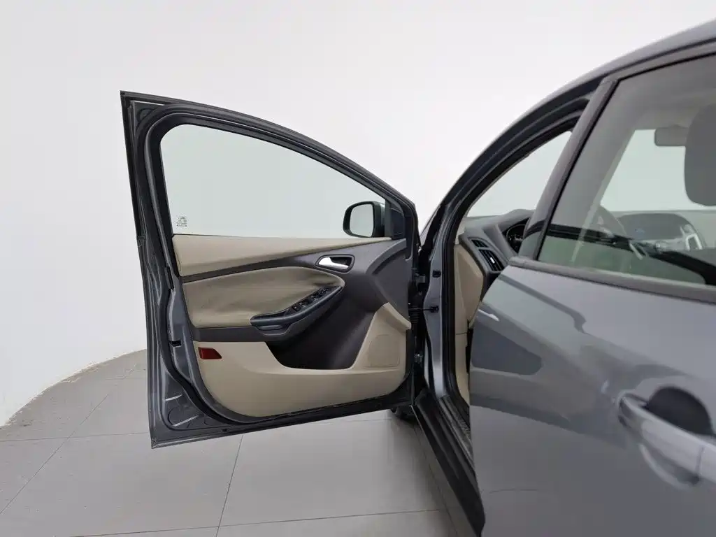 Ford Focus — миниатюра 8