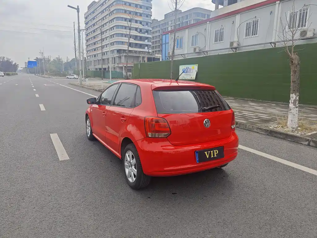 Volkswagen Polo 2011 1.6L AT