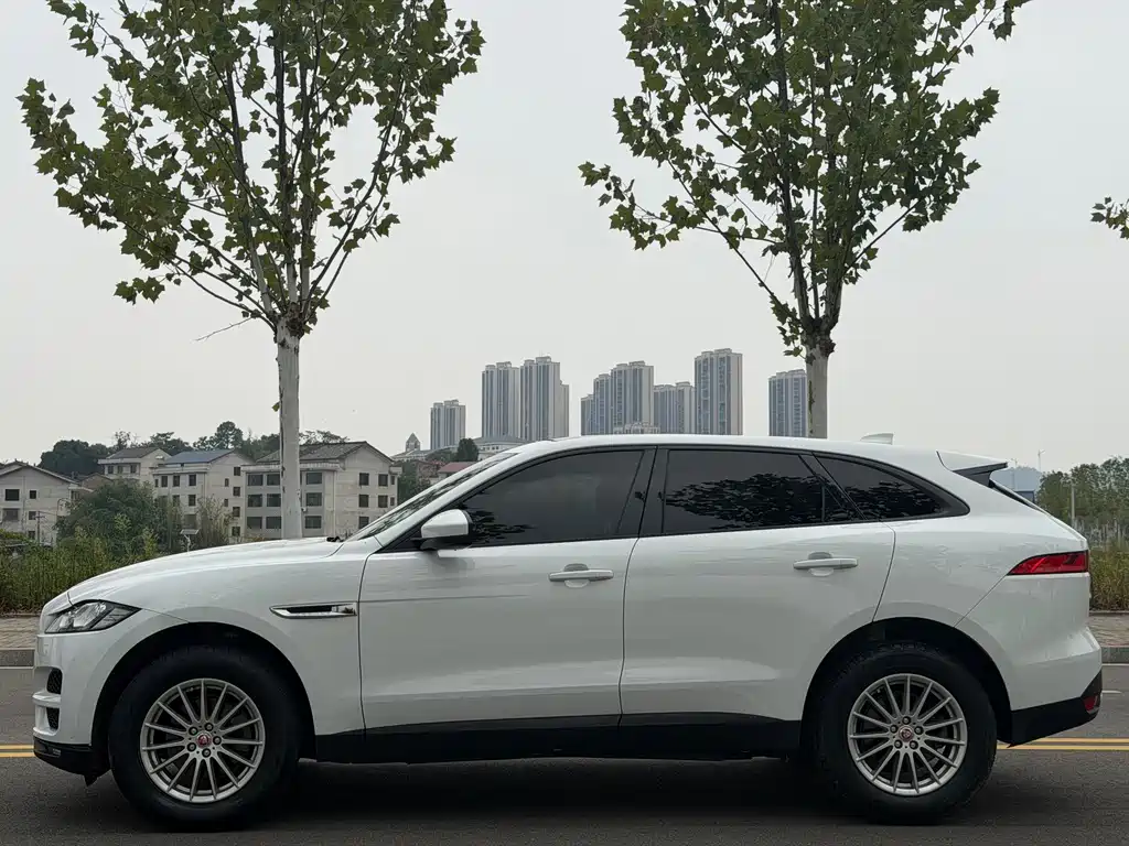Jaguar F-PACE — миниатюра 4
