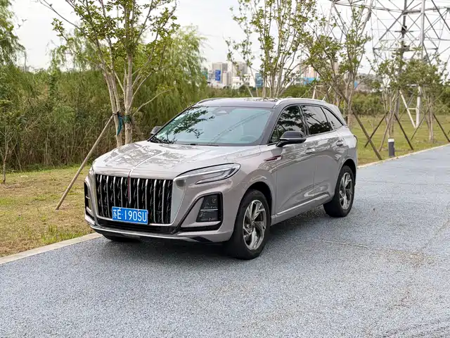 Hongqi HS3