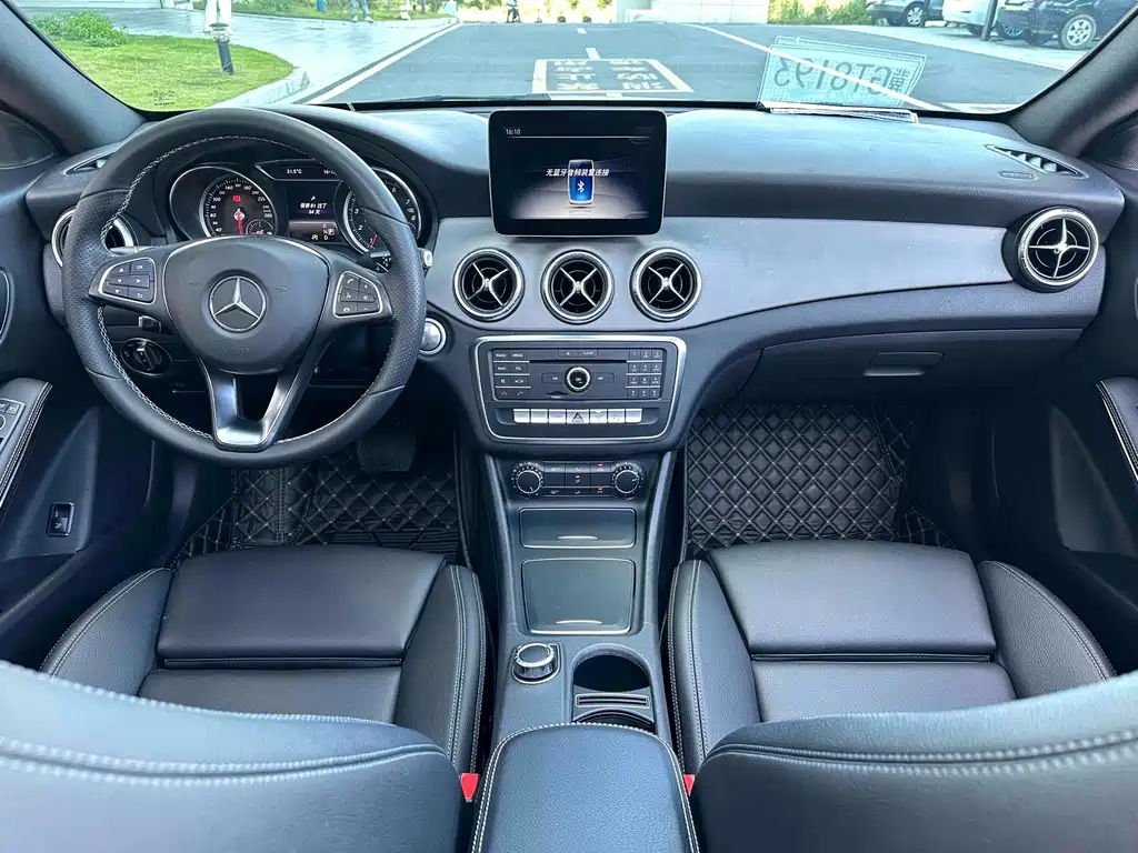 MERCEDES-BENZ CLA