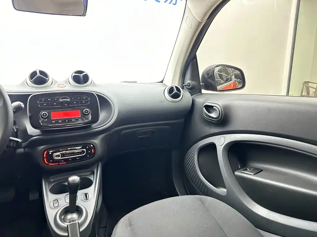 smart Smart Fortwo — миниатюра 15