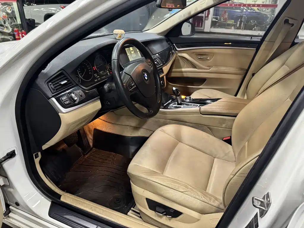 BMW 5 Series (Import) — миниатюра 12