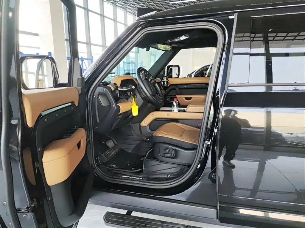 Land Rover Land Rover Defender 2025 110 3.0T P400 X-Dynamic HSE