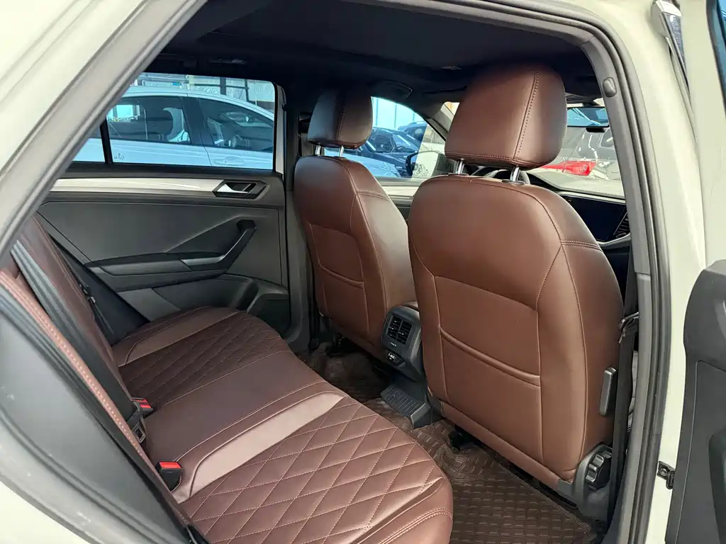 VOLKSWAGEN T ROC EXPLORING SONGS