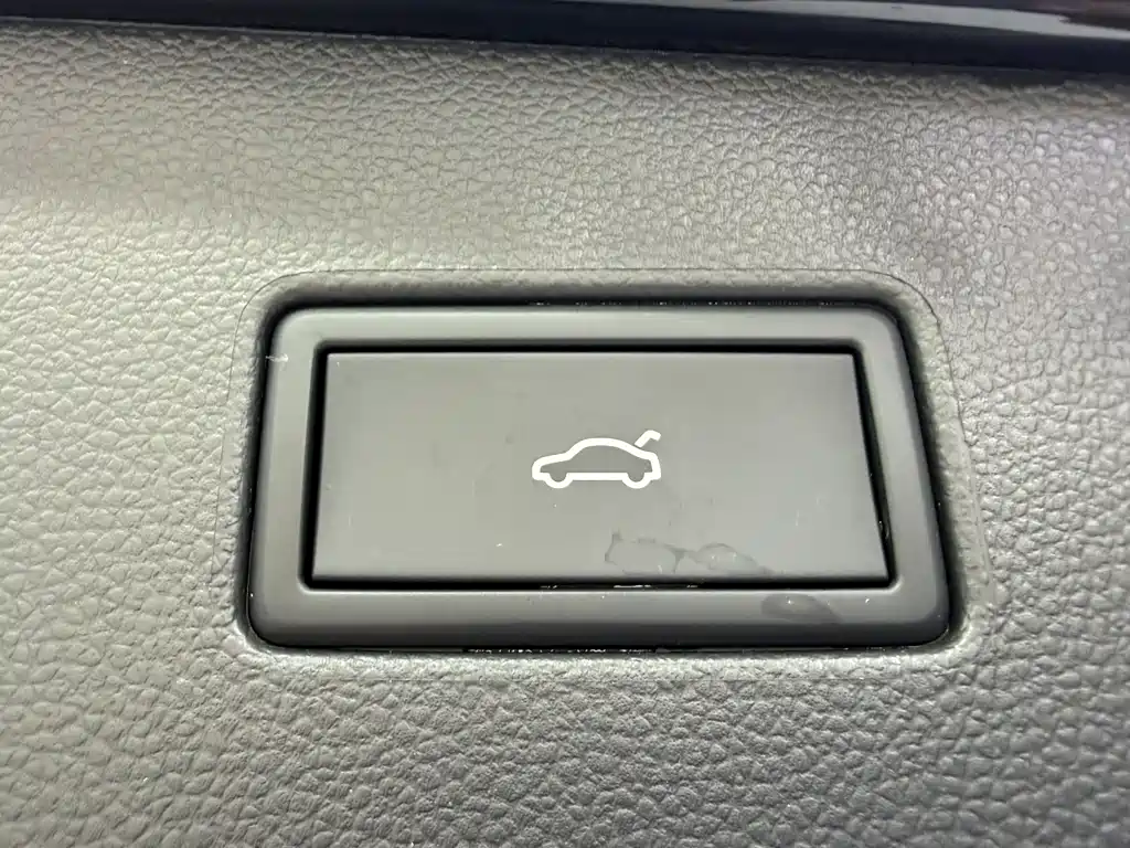 Volkswagen Tiguan L L 2023 380TSI AT R-Line 7 мест