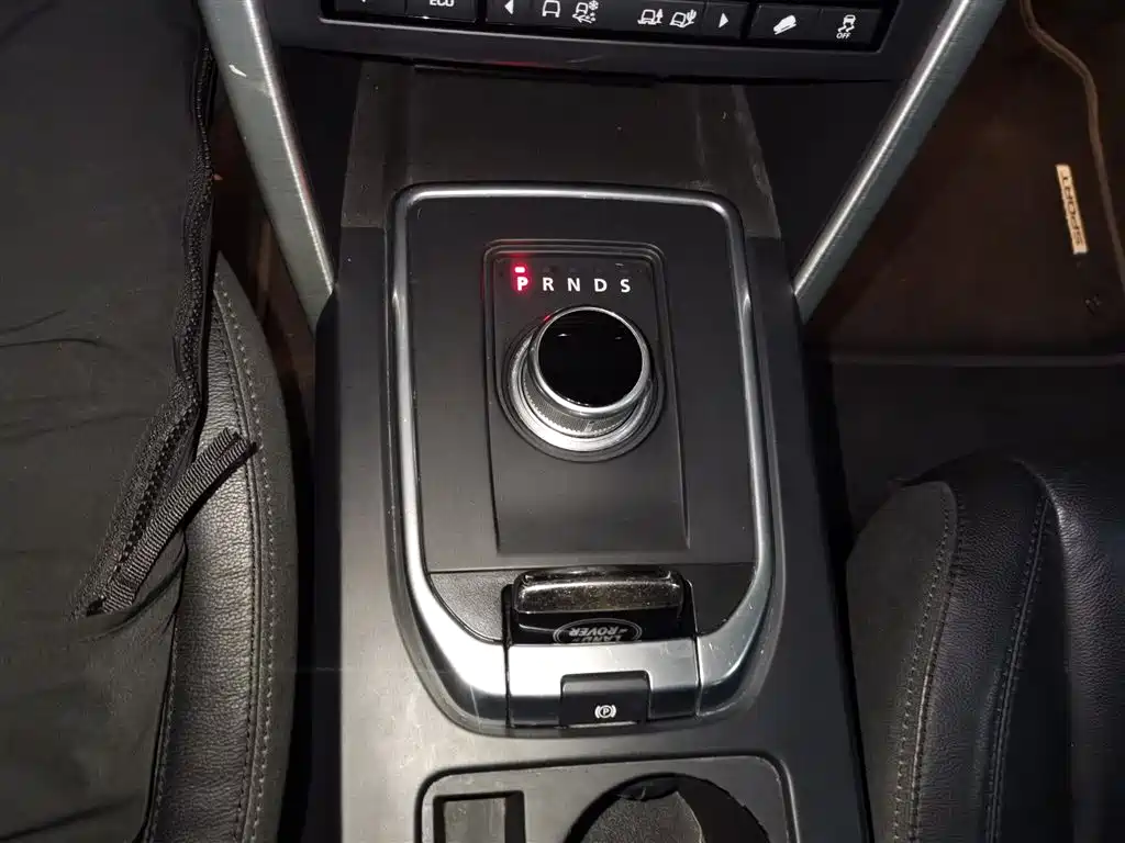 Land Rover Discovery Sport 2015 2.0T SE